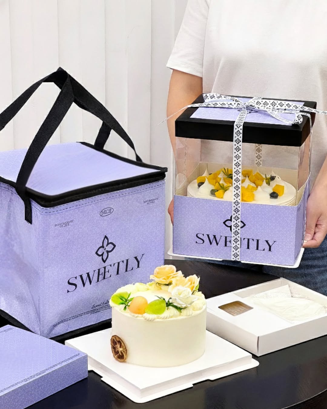 Custom Luxury Cake Packaging Set with Transparent Box – SWEETLY Collection (MOQ 500 pcs)