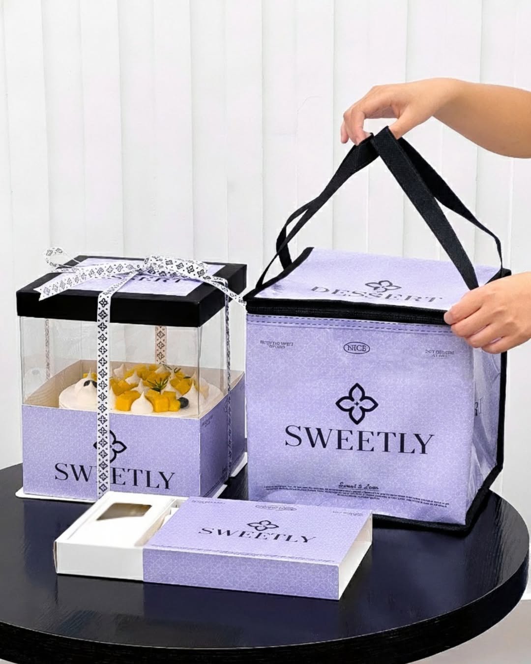 Custom Luxury Cake Packaging Set with Transparent Box – SWEETLY Collection (MOQ 500 pcs)
