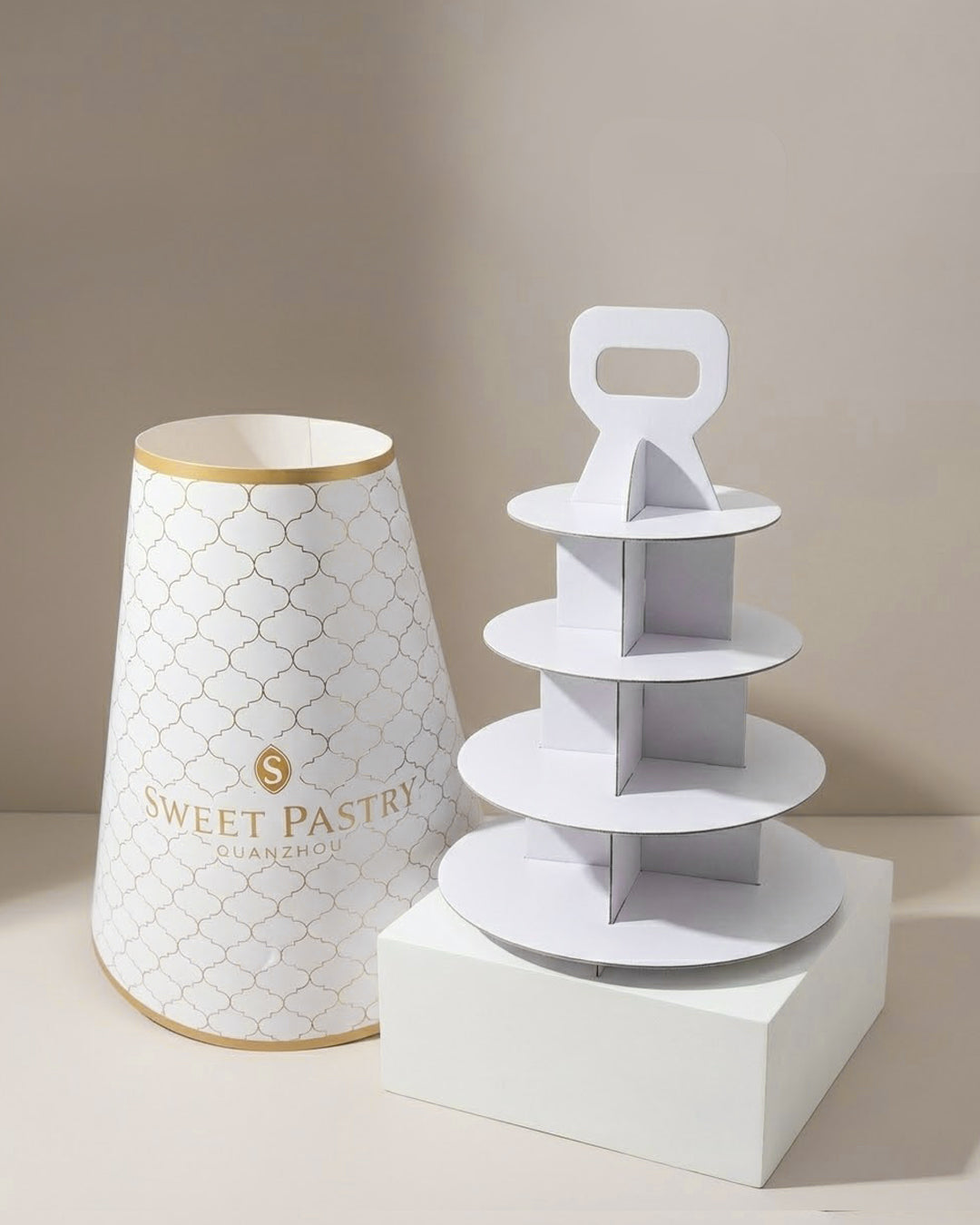 Custom Pyramid Cake Box with Handle – Luxury Pastry Packaging (MOQ 500 pcs)