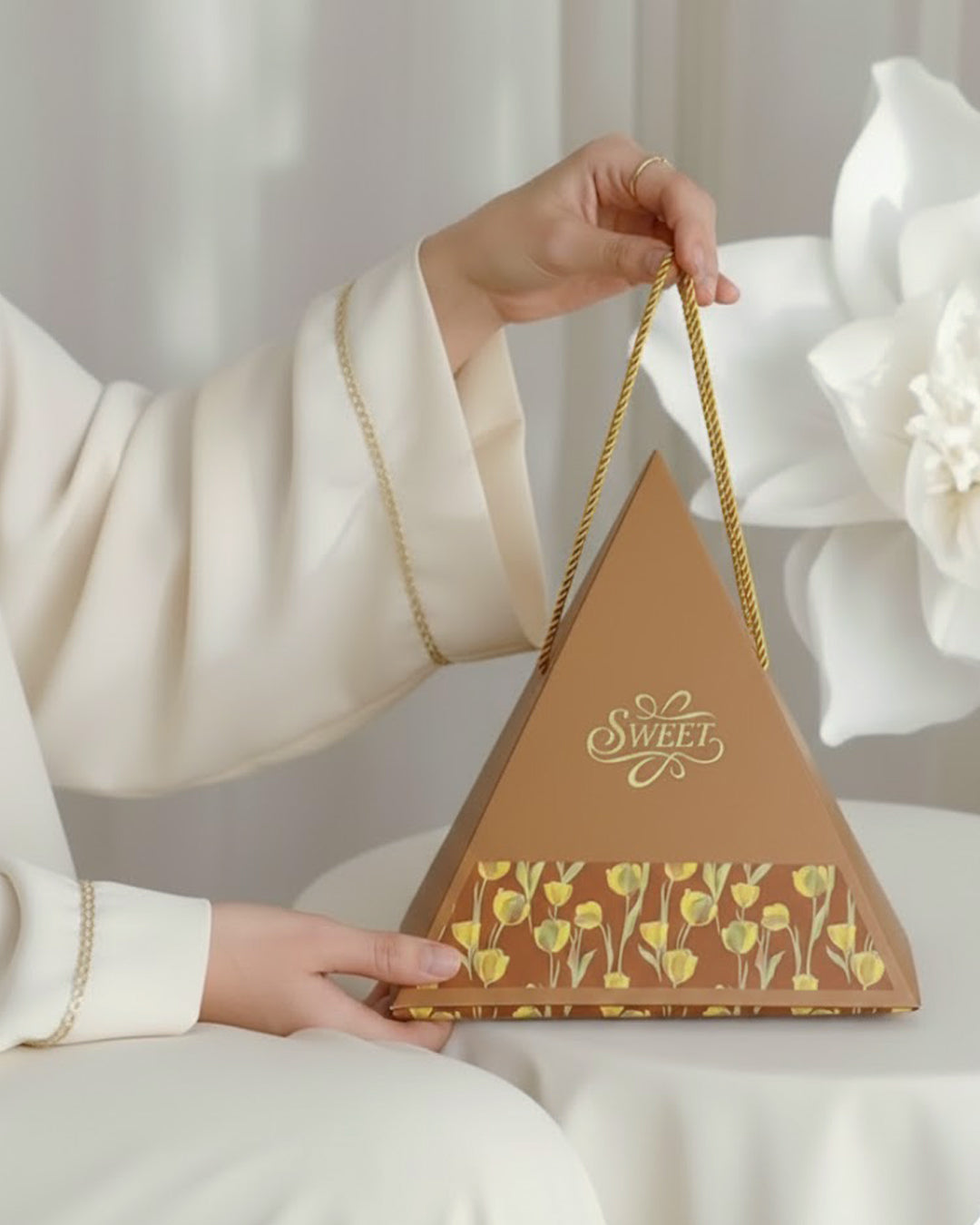 Custom Pyramid Gift Box with Handle – Luxury Folding Packaging (MOQ 500 pcs)